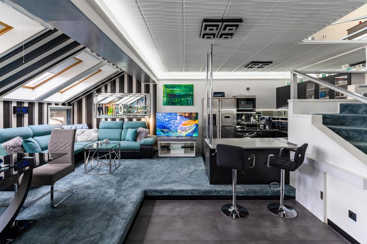 Skygarden - Luxury Penthouse With Private Jakuzzi Gym Sauna Apartment